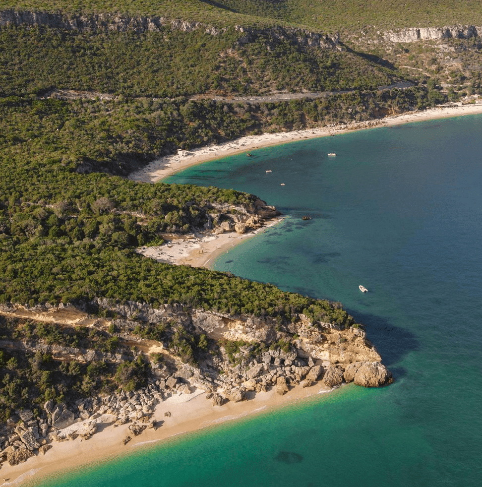 Praia dos galapinhos entre Sesimbra et Sétubal, dans le parc naturel de l'arrabida