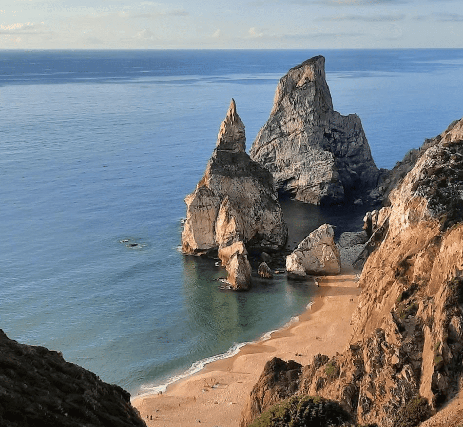 Praia da Ursa, une des plus belles plages du Portugal, et de Lisbonne située à côté de Sintra