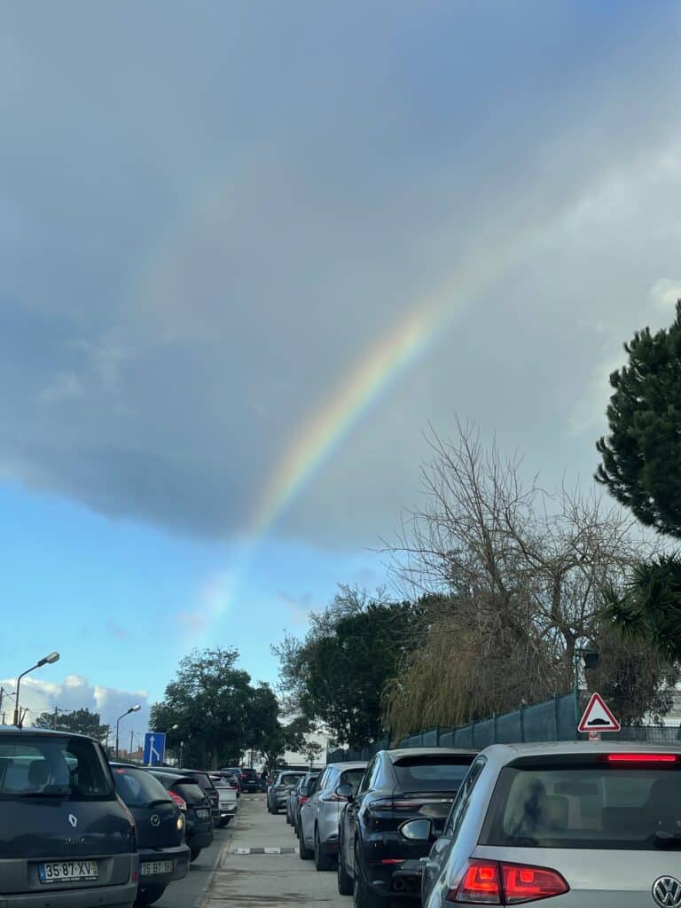 lisbonne météo, météo à lisbonne, arc en ciel lisbonne en allant à l'école colegio do vale